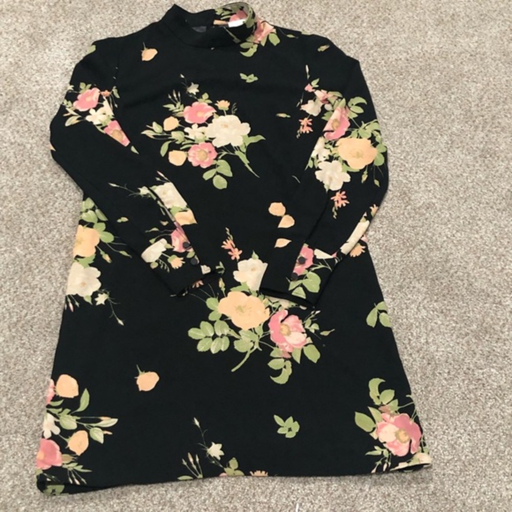 3/$25 Long Sleeve Floral Back Keyhole Dress